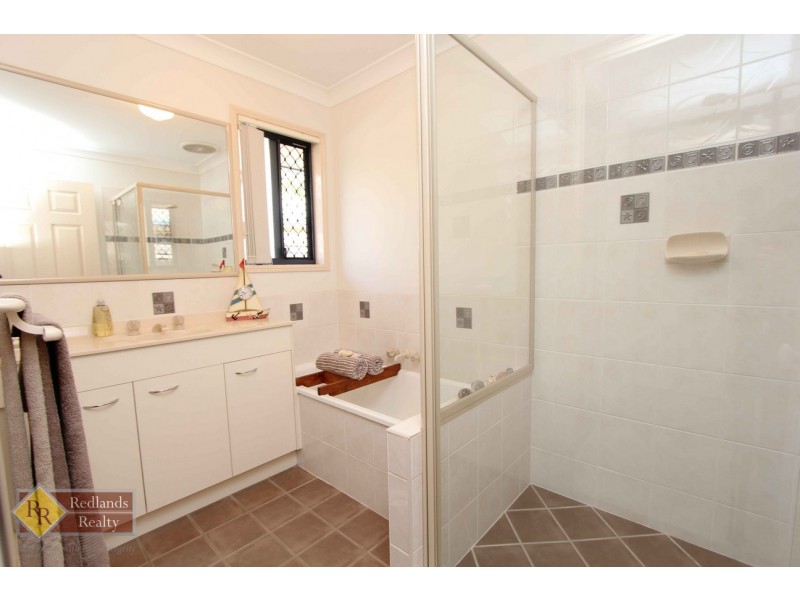 8 Hawkins Place, Thornlands QLD 4164