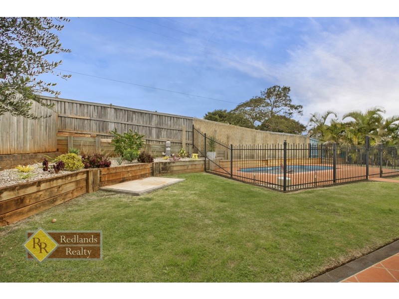 1 Roger Court, Redland Bay QLD 4165