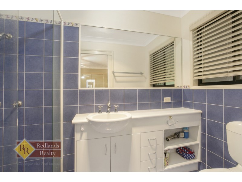 1 Roger Court, Redland Bay QLD 4165