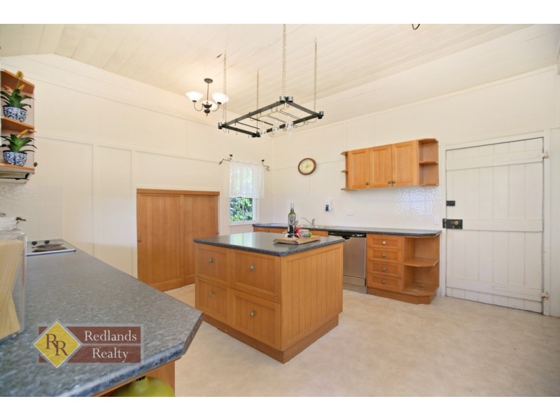 71 Shore Street East, Cleveland QLD 4163