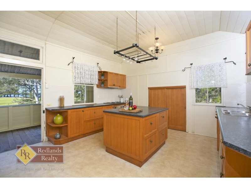 71 Shore Street East, Cleveland QLD 4163