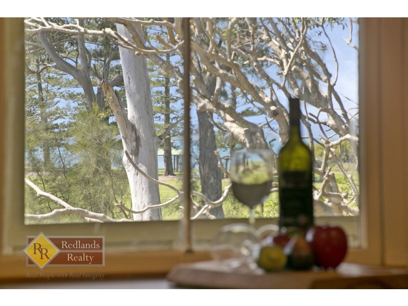 71 Shore Street East, Cleveland QLD 4163