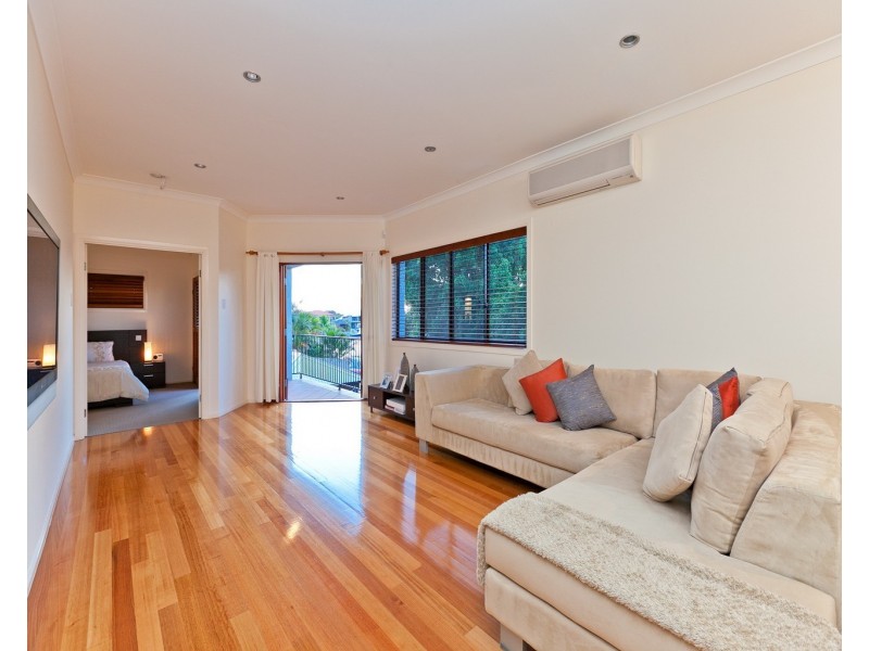 8 Paxton Street, Raby Bay QLD 4163