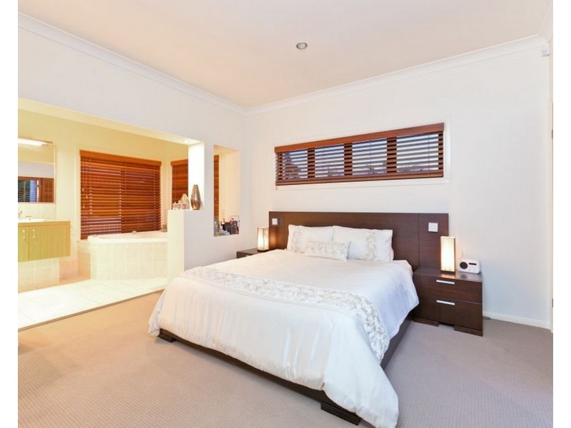 8 Paxton Street, Raby Bay QLD 4163
