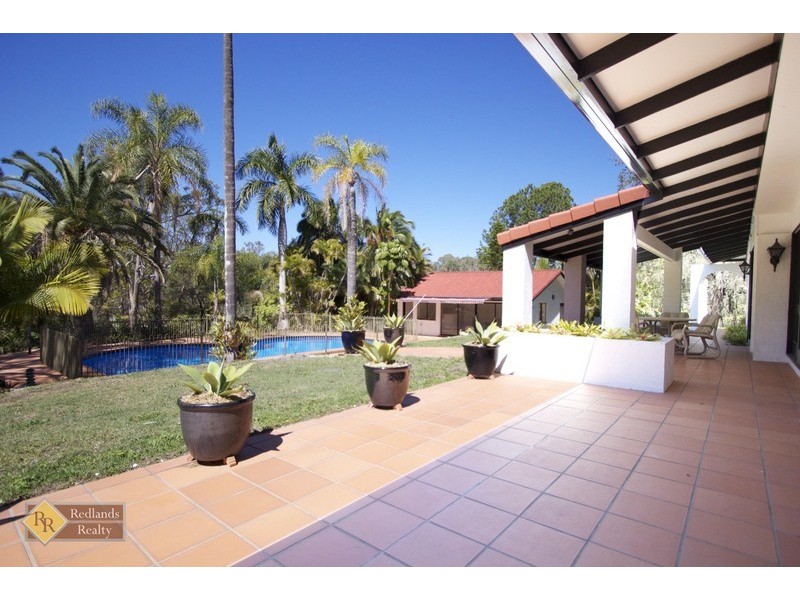 353 Woodlands Drive, Sheldon QLD 4157