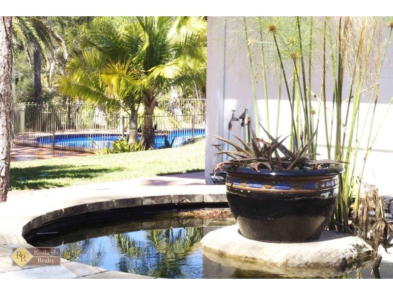 353 Woodlands Drive, Sheldon QLD 4157