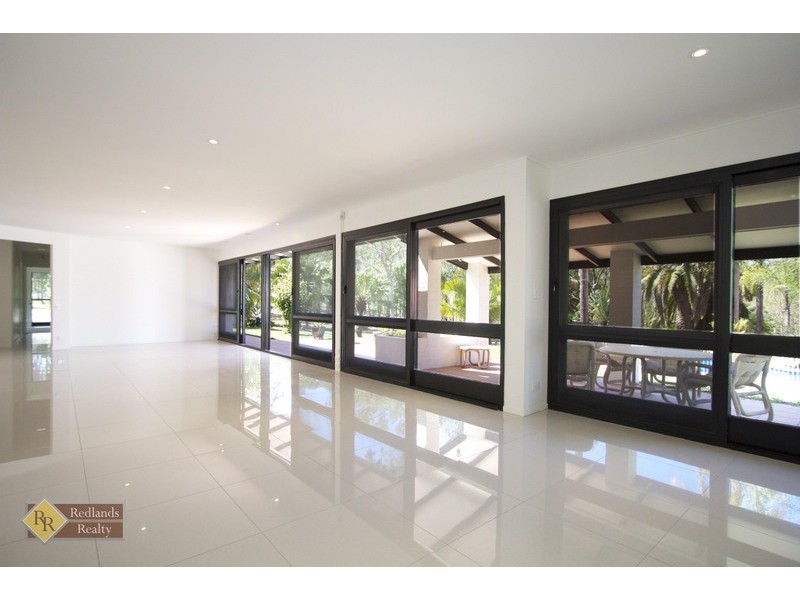 353 Woodlands Drive, Sheldon QLD 4157