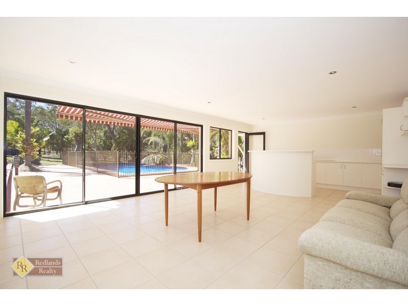 353 Woodlands Drive, Sheldon QLD 4157