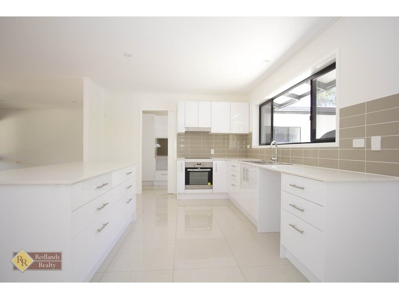 353 Woodlands Drive, Sheldon QLD 4157