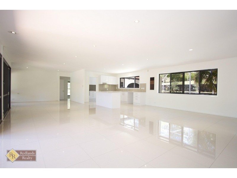 353 Woodlands Drive, Sheldon QLD 4157