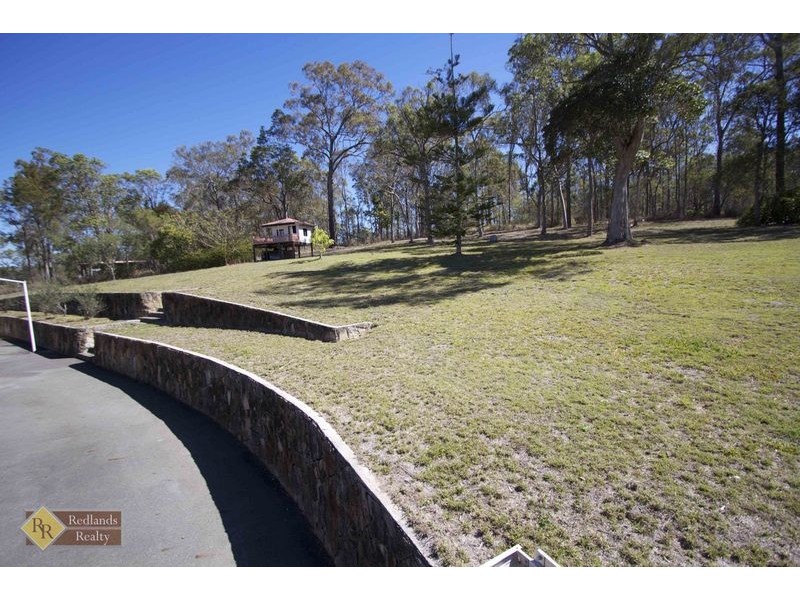 353 Woodlands Drive, Sheldon QLD 4157