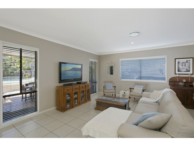 89 Penzance Drive, Redland Bay QLD 4165