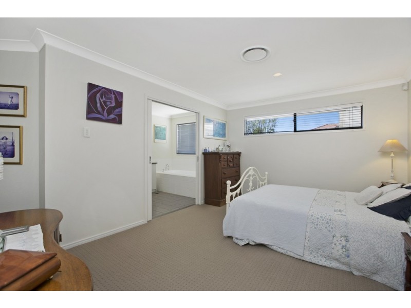 89 Penzance Drive, Redland Bay QLD 4165