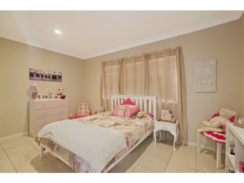 89 Penzance Drive, Redland Bay QLD 4165