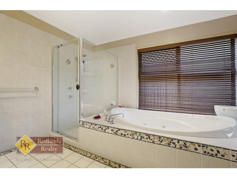 25 Mooroondu Road, Thorneside QLD 4158
