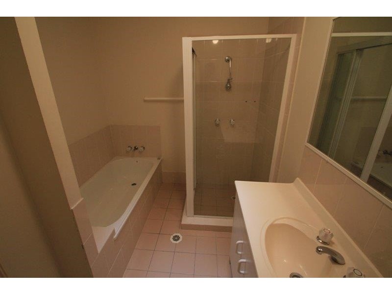 2/23 Thorngate Drive, Robina QLD 4226