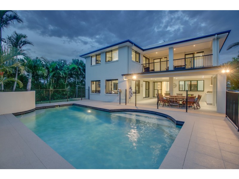 4 Bayfields Avenue, Wellington Point QLD 4160