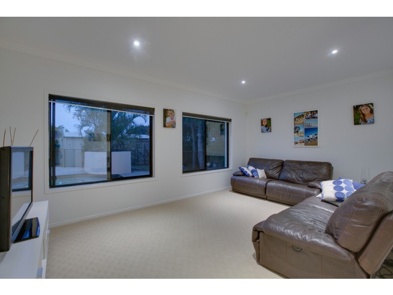 4 Bayfields Avenue, Wellington Point QLD 4160