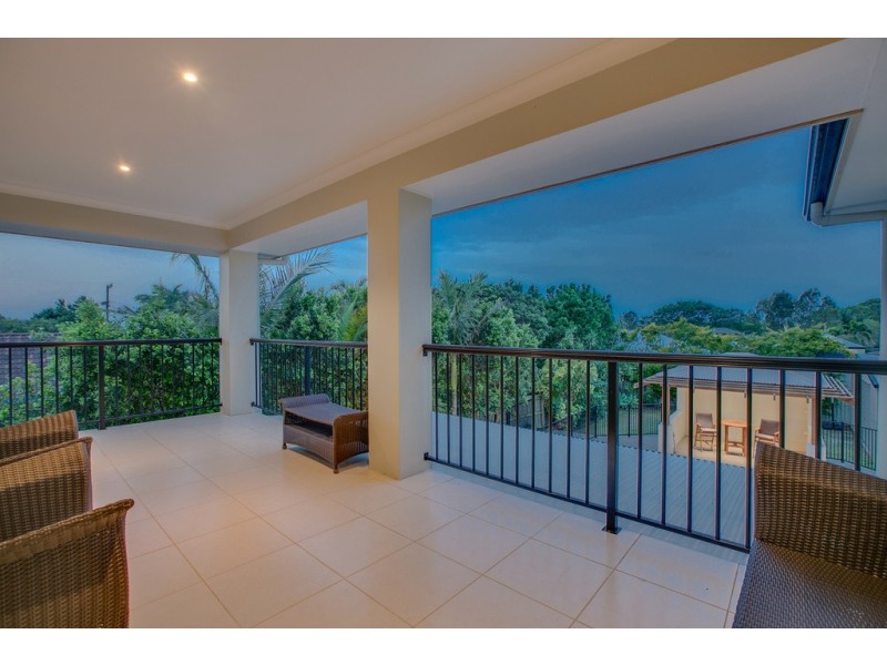 4 Bayfields Avenue, Wellington Point QLD 4160