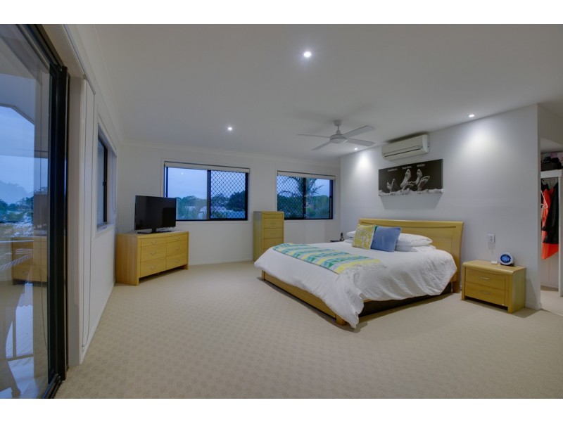 4 Bayfields Avenue, Wellington Point QLD 4160