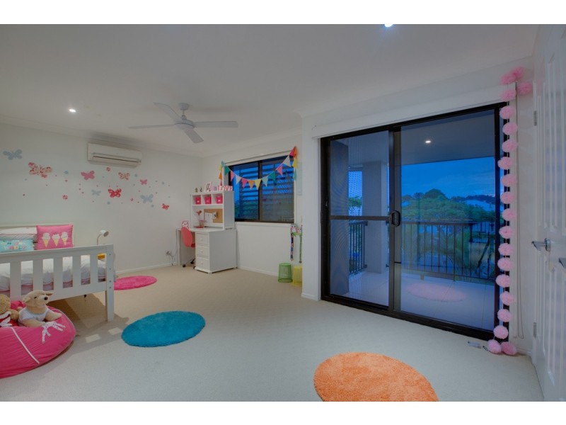 4 Bayfields Avenue, Wellington Point QLD 4160