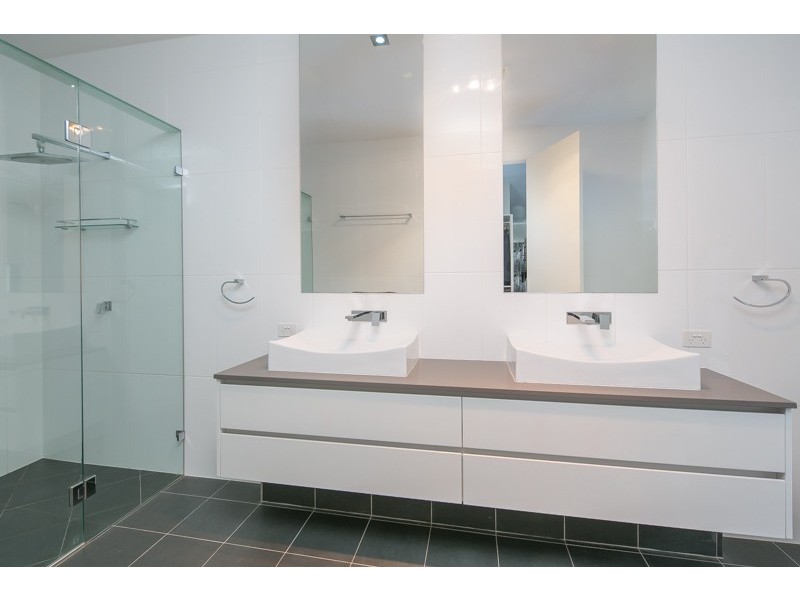 217 Main Road, Wellington Point QLD 4160