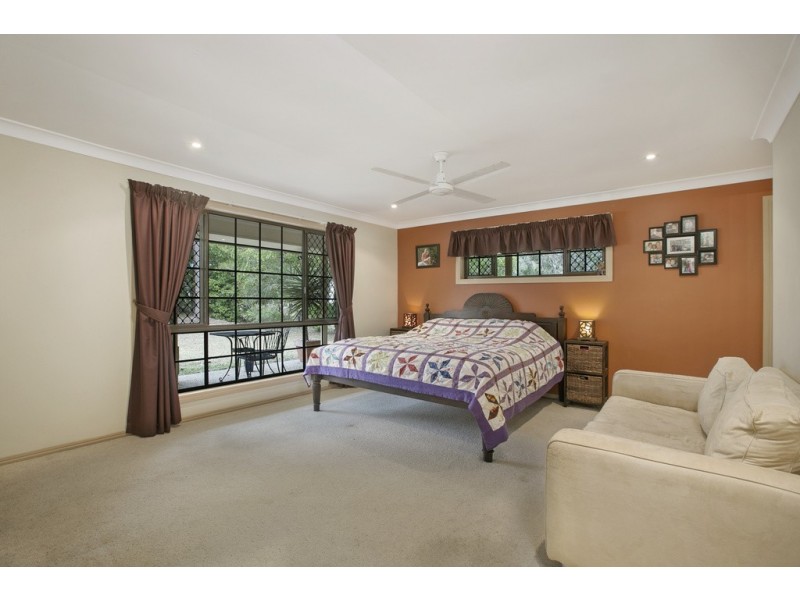 563 Redland Bay Road, Capalaba QLD 4157