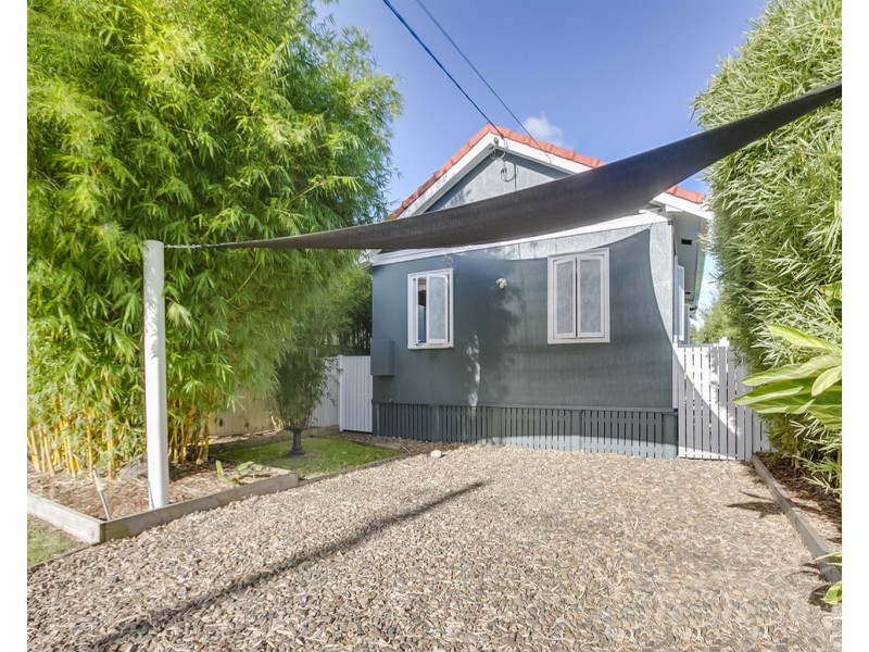 63 Thomas Street, Birkdale QLD 4159