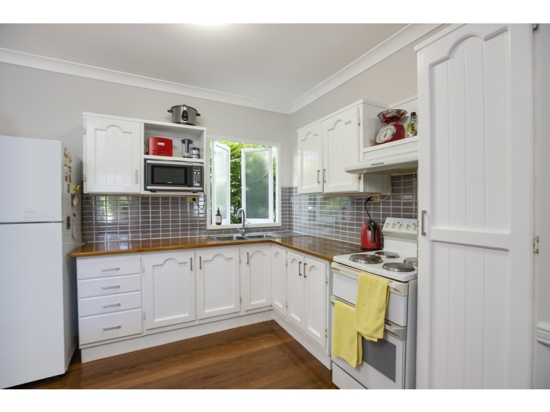 63 Thomas Street, Birkdale QLD 4159