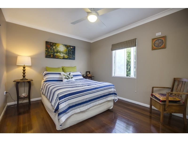 63 Thomas Street, Birkdale QLD 4159