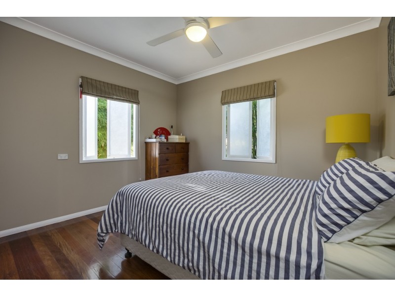 63 Thomas Street, Birkdale QLD 4159