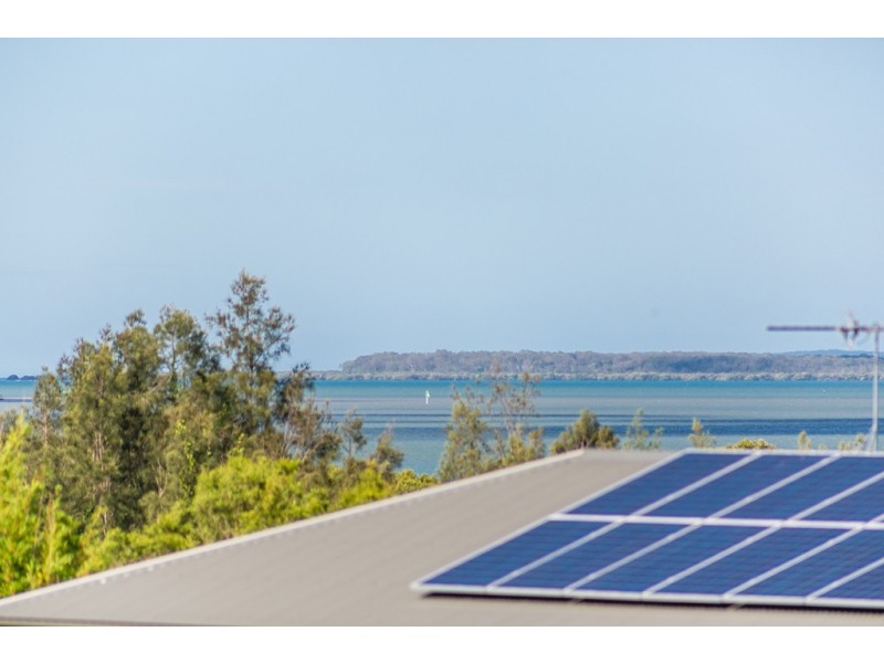 10 Bay Crest Place, Thornlands QLD 4164