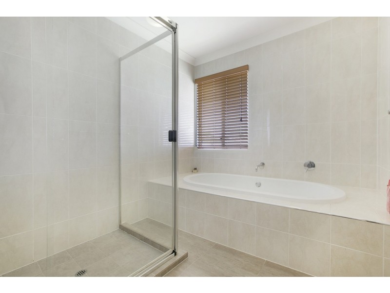 10 Bay Crest Place, Thornlands QLD 4164