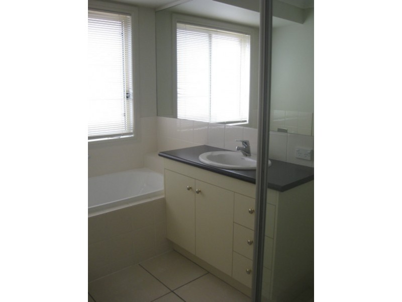 17 Parklink Drive, Redland Bay QLD 4165