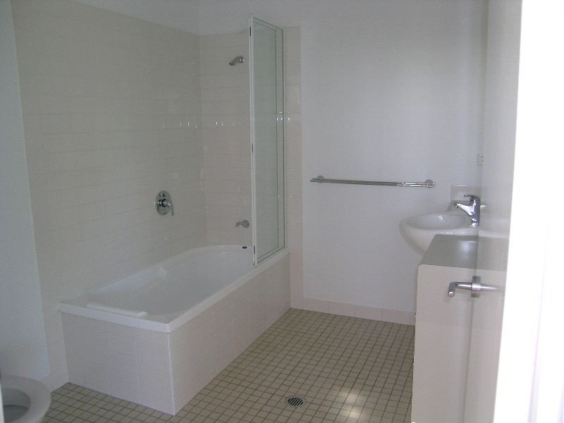 1/2 Duncan Street, Wellington Point QLD 4160