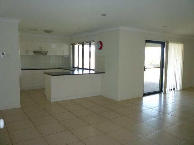 30 Aquila Street, Redland Bay QLD 4165