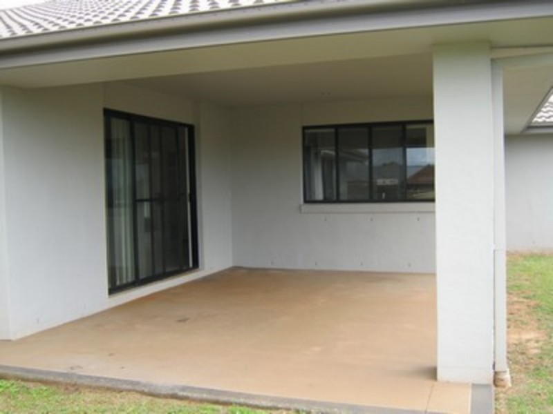 30 Aquila Street, Redland Bay QLD 4165