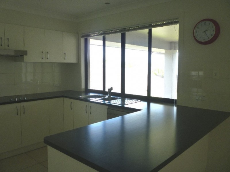 30 Aquila Street, Redland Bay QLD 4165