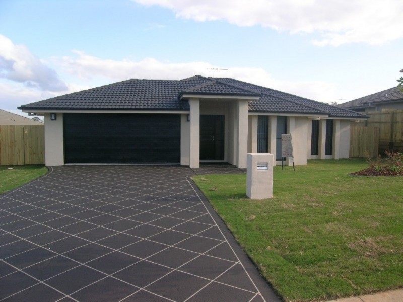 28 Aquila Street, Redland Bay QLD 4165