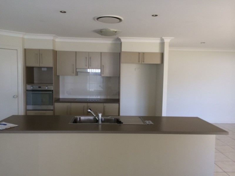 17 Poynter Street, Redland Bay QLD 4165