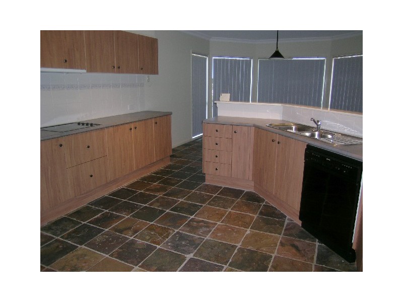 10 Queensbury Crt, Wellington Point QLD 4160