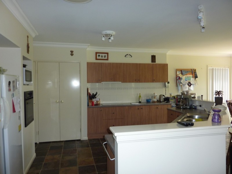 10 Queensbury Crt, Wellington Point QLD 4160