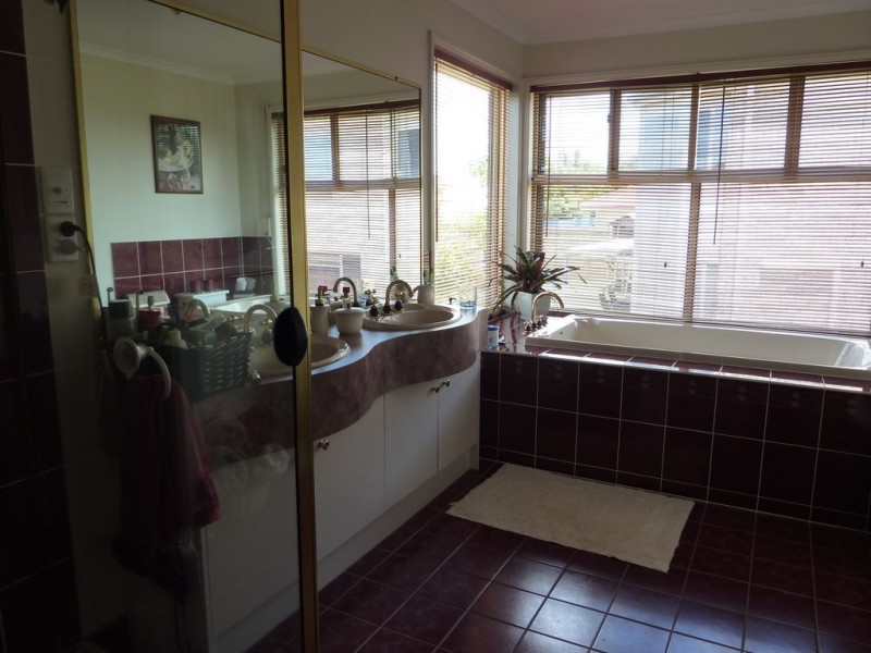 10 Queensbury Crt, Wellington Point QLD 4160