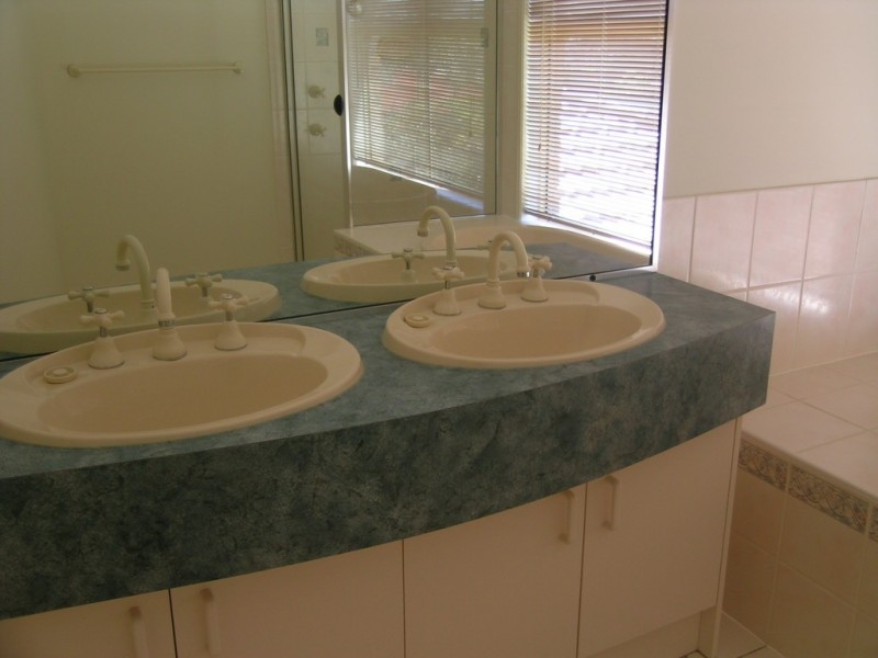 10 Queensbury Crt, Wellington Point QLD 4160