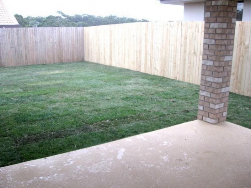 11 Lizard Place, Redland Bay QLD 4165