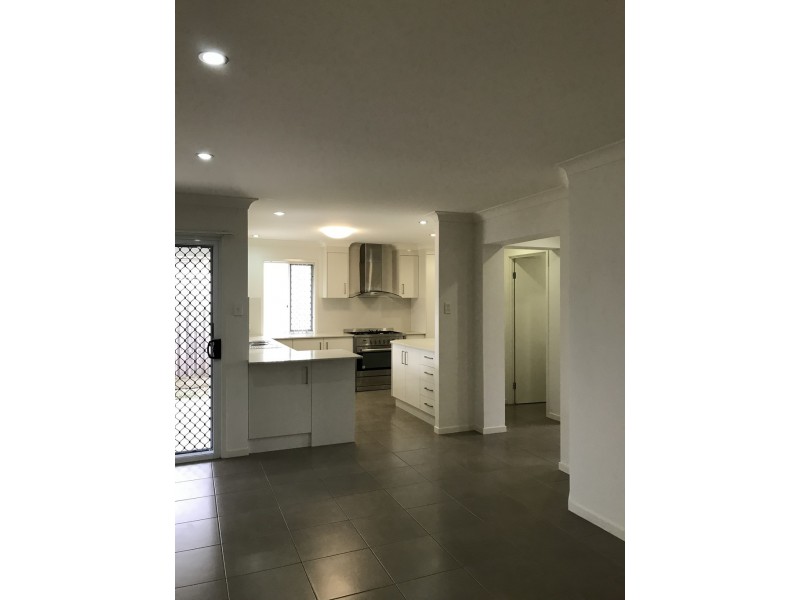 279 Railway Parade, Birkdale QLD 4159