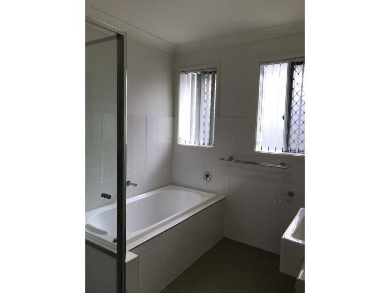 279 Railway Parade, Birkdale QLD 4159