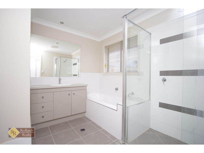 9 Riley Peter Place, Cleveland QLD 4163