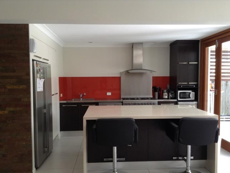 17 Glenora Street, Wynnum QLD 4178