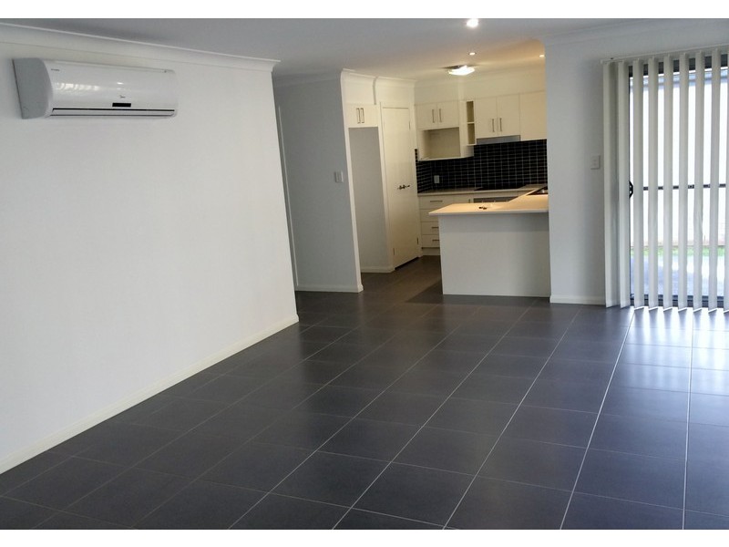 2/31 Riley Peter Place, Cleveland QLD 4163